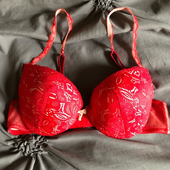 Bright Red Bra ❤️😍 - Picture 1 of 6